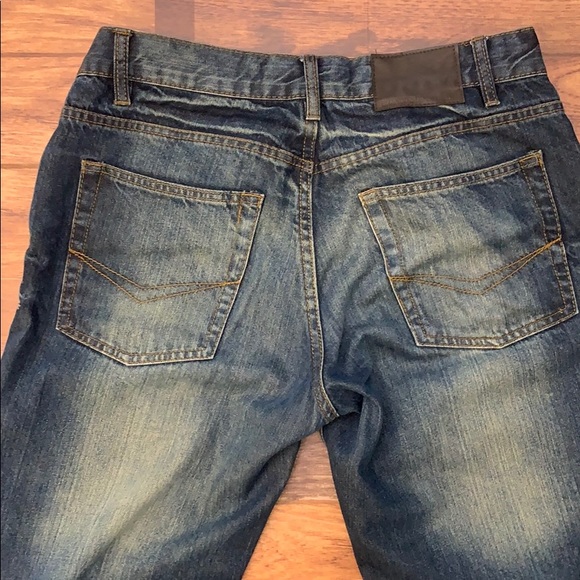 Men’s Distressed Straight Leg Jeans - Picture 8 of 9